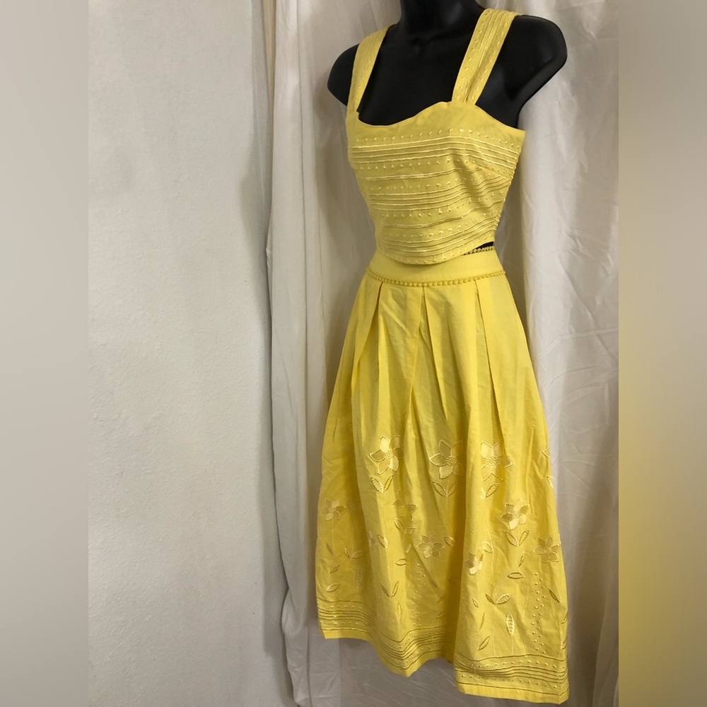 Avec Les Filles yellow embroidered eyelet crop smocked tank top and Skirt size M - Picture 4 of 16